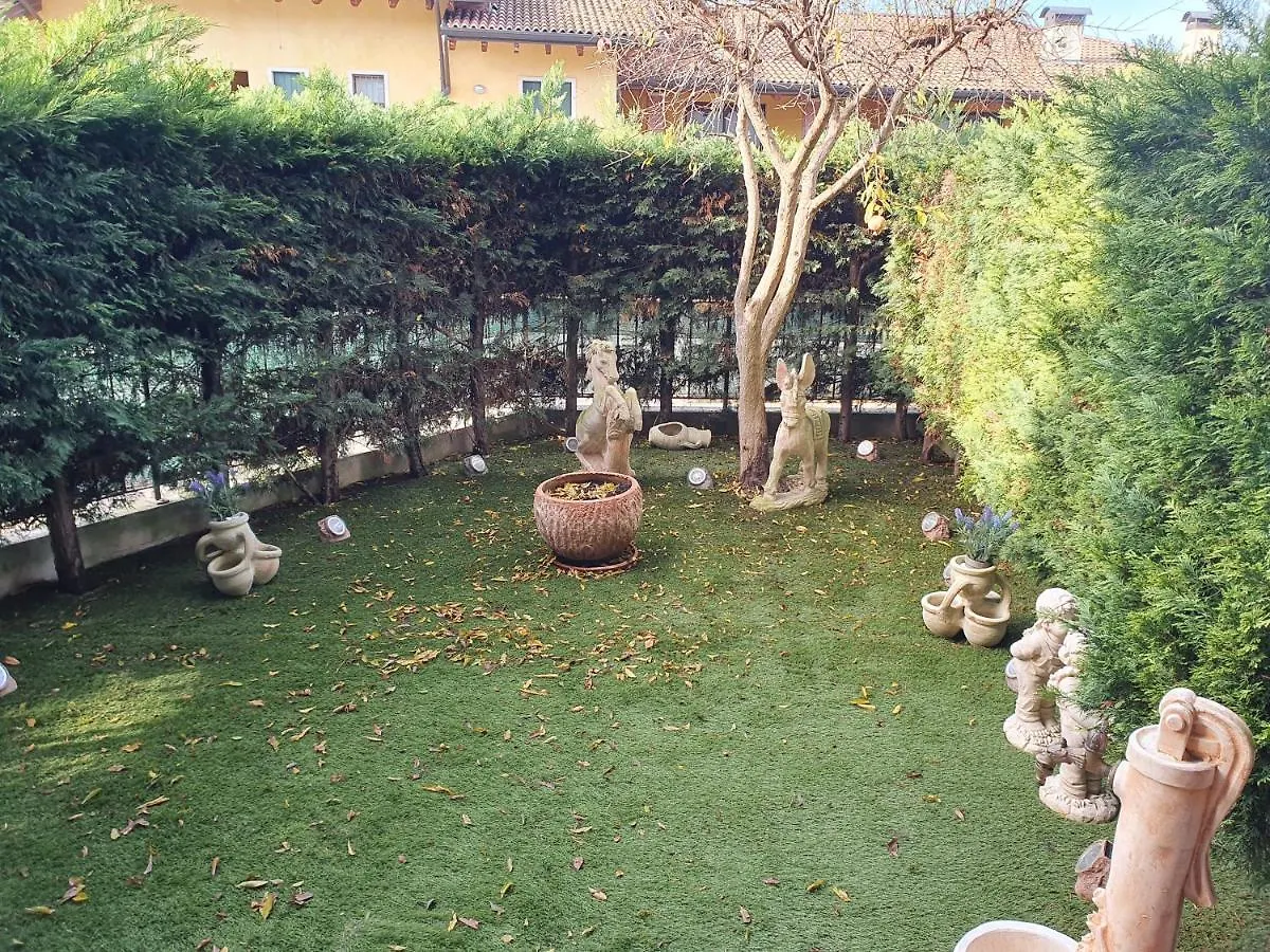 Pacengo Di Lazise Il Timone Di Pacengoヴィラ 0*, Pacengo Di Lazise